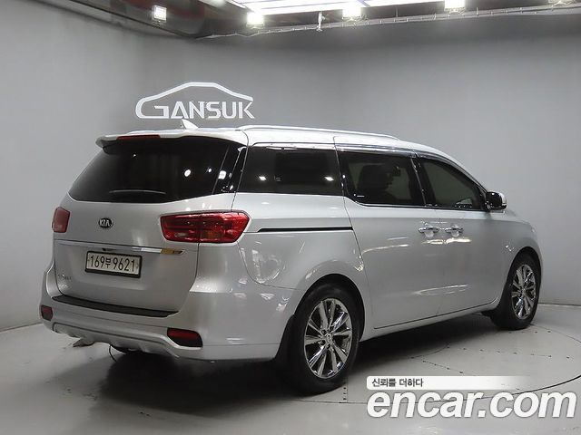 Kia Canival 2019 — photo 4