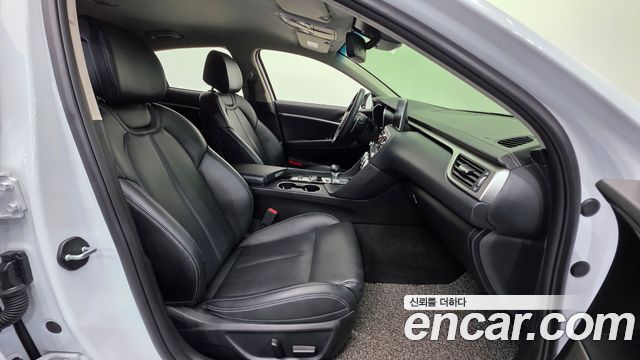 Genesis G70 2018 — photo 10