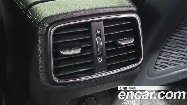 Genesis G70 2018 — photo 18