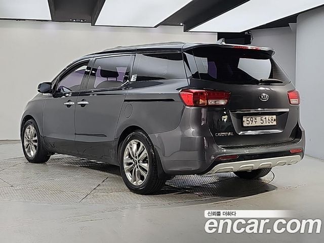 Kia Canival 2015 — photo 3