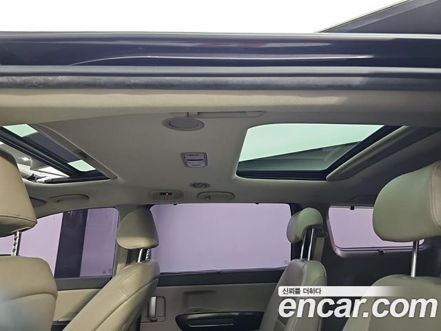 Kia Canival 2015 — photo 13