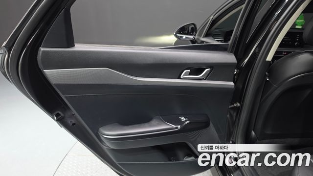 Kia K5 2023 — photo 15