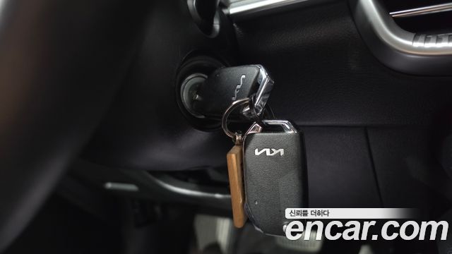 Kia K5 2023 — photo 28