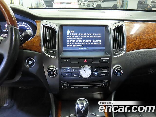Hyundai Equus 2010 — photo 11
