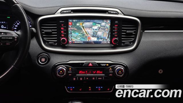 Kia Sorento 2016 — photo 19