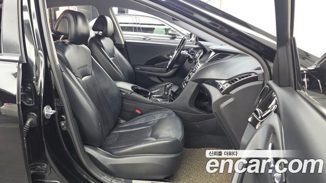 Hyundai Grandeur 2015 — photo 17