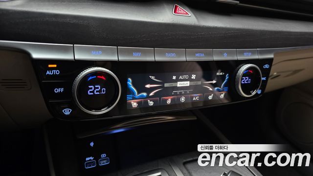 Genesis G80 2022 — photo 23