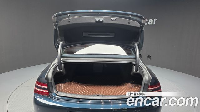 Genesis G80 2022 — photo 26