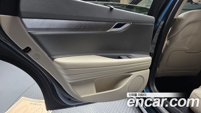 Genesis G80 2022 — photo 15
