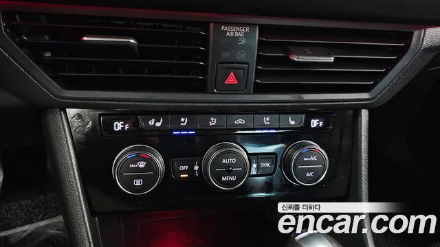 Volkswagen Jetta 2020 — photo 33