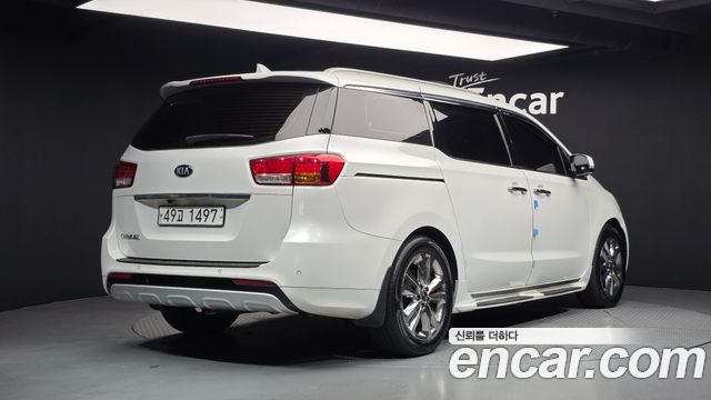 Kia Canival 2015 — photo 2