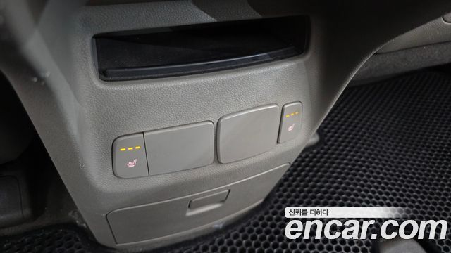 Kia Canival 2015 — photo 19