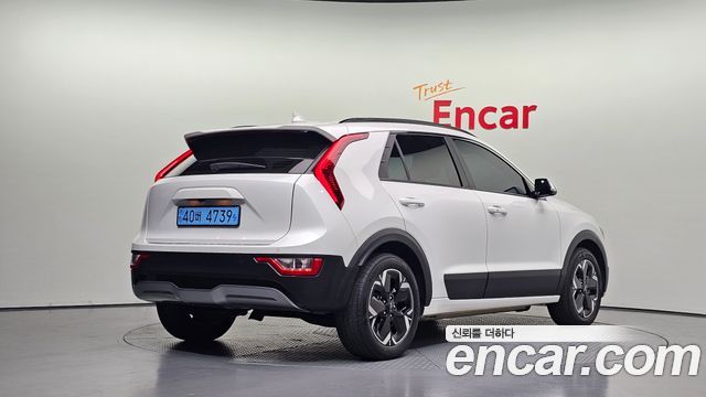 Kia Niro 2023 — photo 2