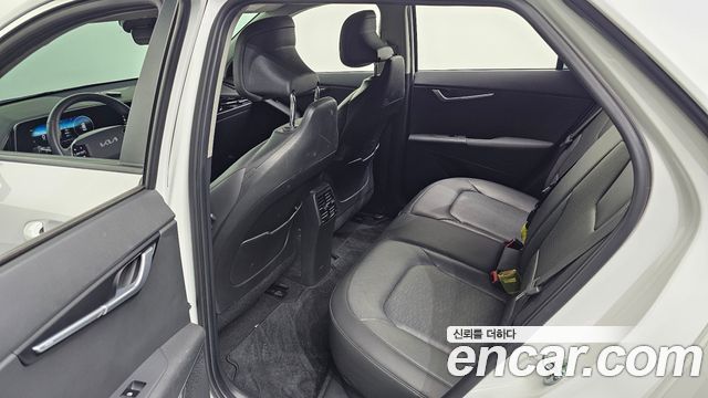 Kia Niro 2023 — photo 17
