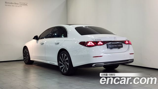 Mercedes-Benz E-Class 2026 — photo 2