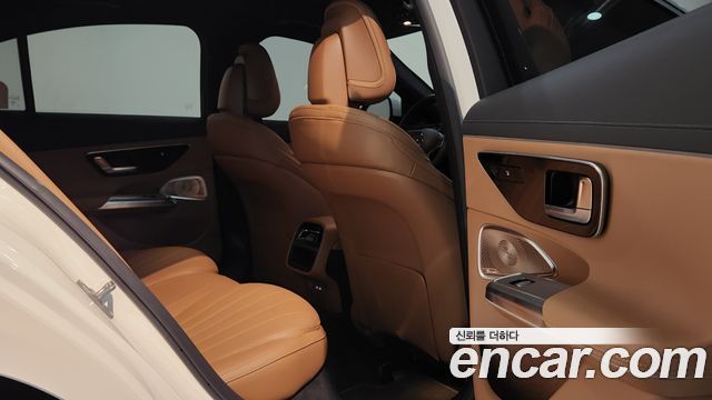 Mercedes-Benz E-Class 2026 — photo 13