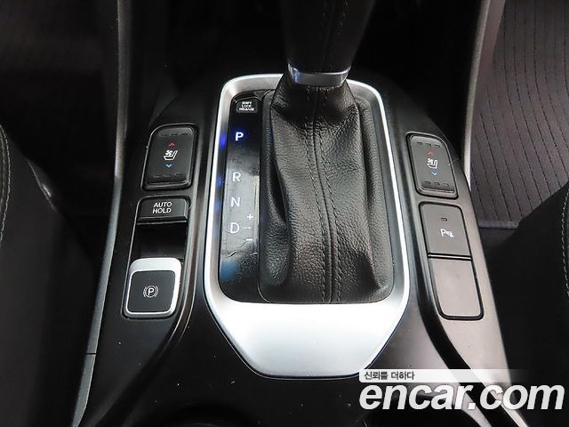 Hyundai Santafe 2018 — photo 16