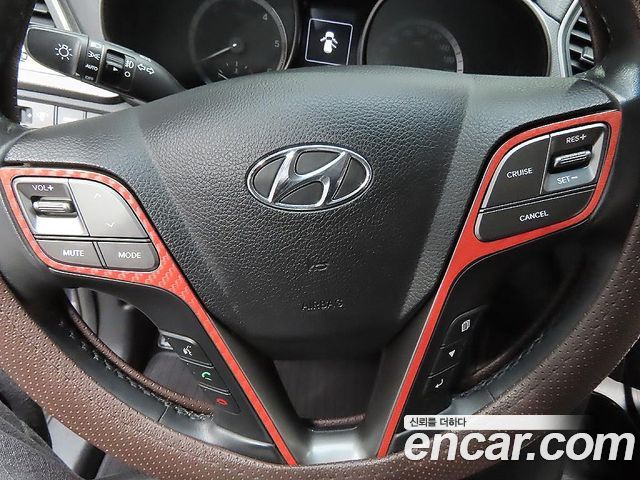 Hyundai Santafe 2018 — photo 17