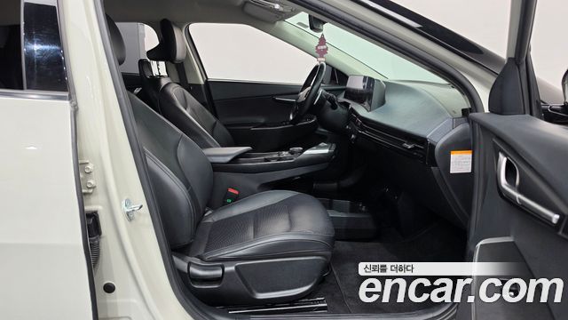 Kia EV6 2023 — photo 16