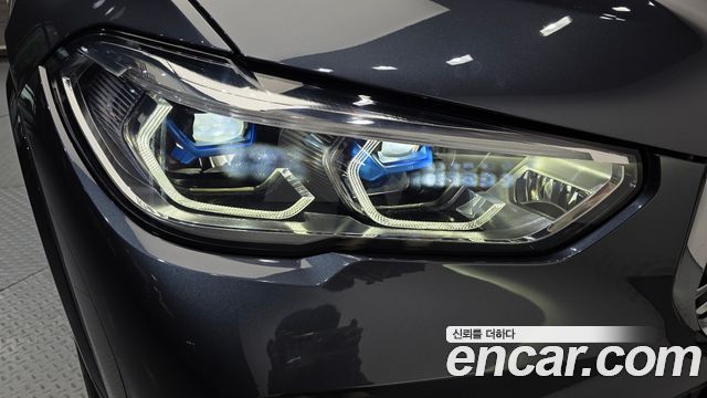 BMW X5 2021 — photo 8
