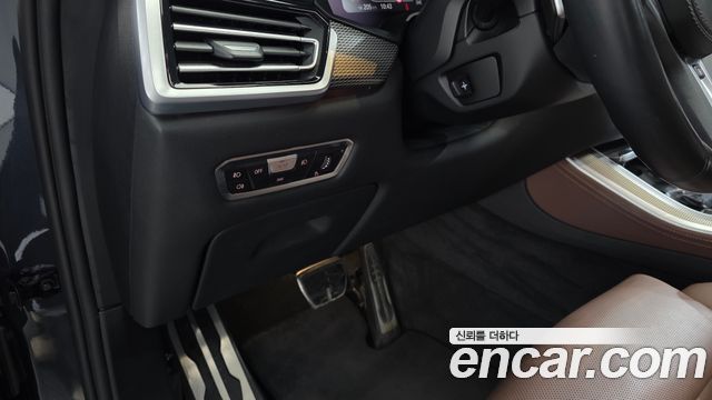 BMW X5 2021 — photo 28