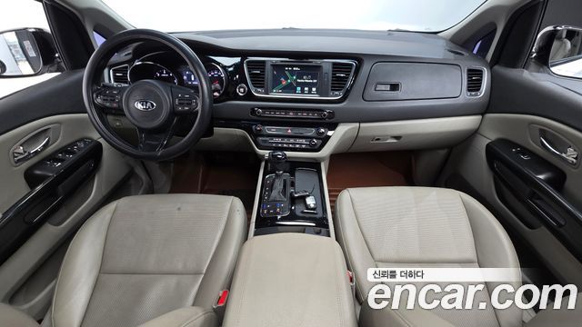 Kia Canival 2016 — photo 7
