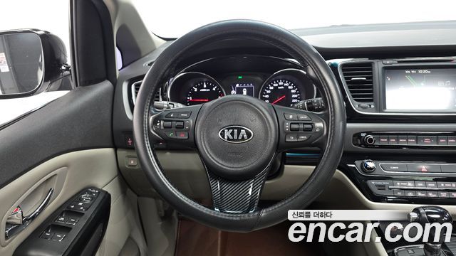 Kia Canival 2016 — photo 12