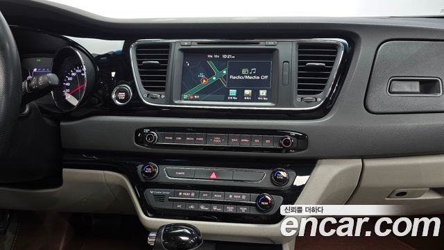 Kia Canival 2016 — photo 17