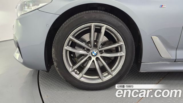 BMW 5-Series 2020 — photo 5