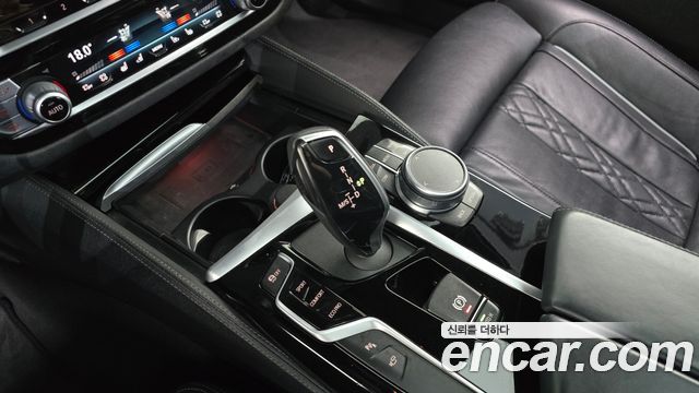 BMW 5-Series 2020 — photo 9