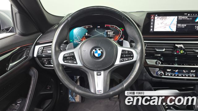 BMW 5-Series 2020 — photo 13