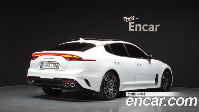 Kia Stinger 2021 — photo 2