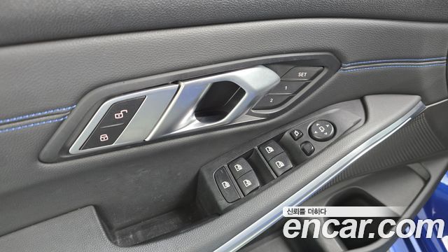 BMW 3-Series 2019 — photo 25