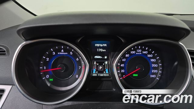 Hyundai AVANTE 2016 — photo 11