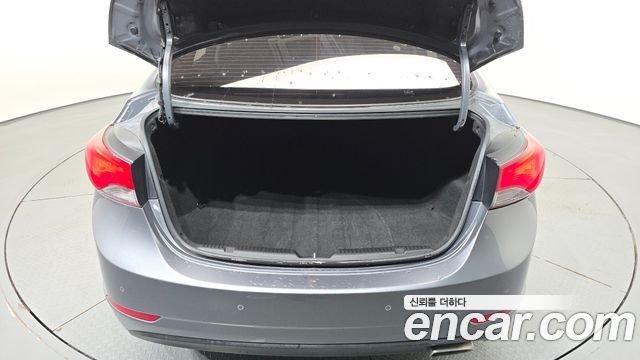 Hyundai AVANTE 2016 — photo 24