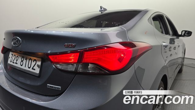 Hyundai AVANTE 2016 — photo 9