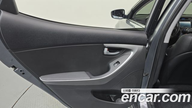 Hyundai AVANTE 2016 — photo 15