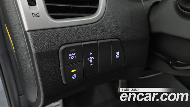 Hyundai AVANTE 2016 — photo 27