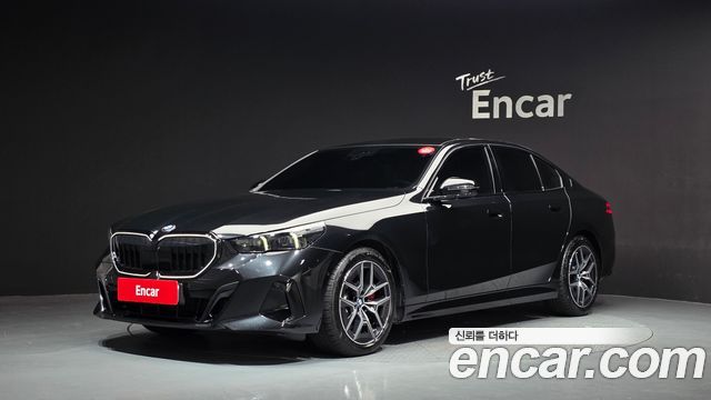 BMW 5-Series 2026 — photo 1