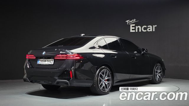 BMW 5-Series 2026 — photo 2
