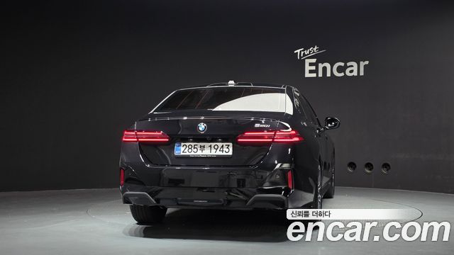 BMW 5-Series 2026 — photo 4