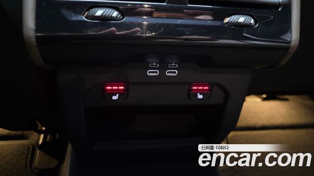 BMW 5-Series 2026 — photo 12
