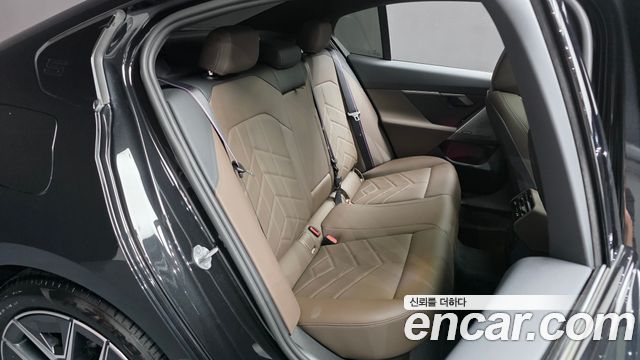 BMW 5-Series 2026 — photo 20