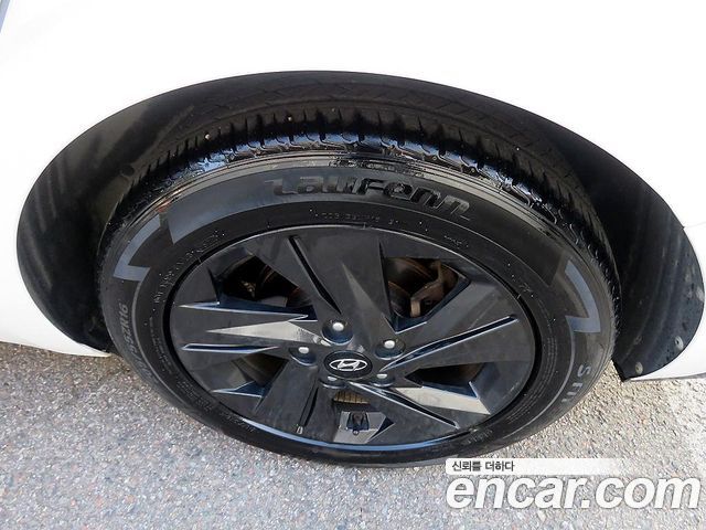 Hyundai AVANTE 2023 — photo 20