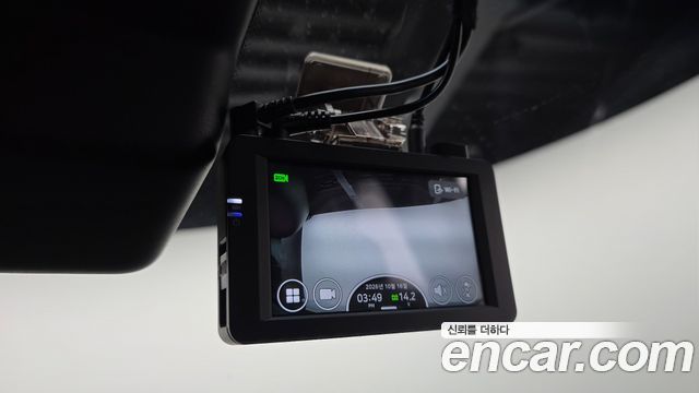 Genesis G80 2018 — photo 11