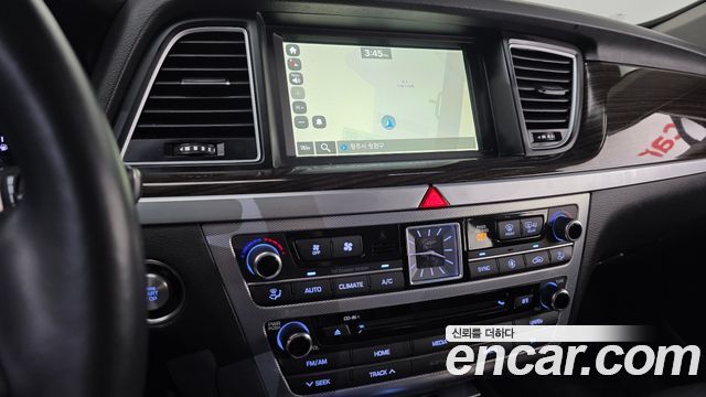 Genesis G80 2018 — photo 13