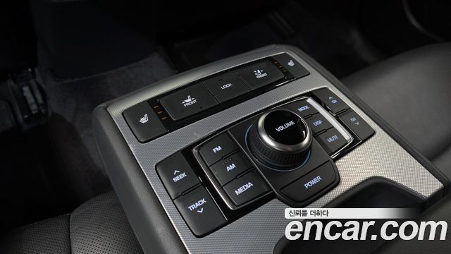 Genesis G80 2018 — photo 16