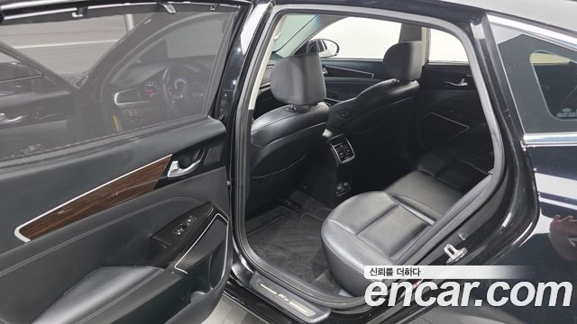 Kia K7 2018 — photo 17