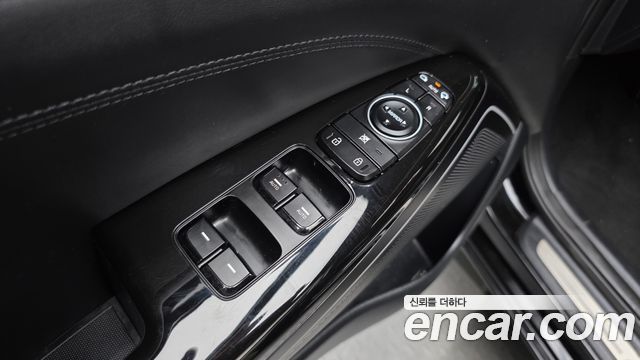Kia K7 2018 — photo 19