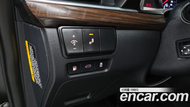 Kia K7 2018 — photo 20